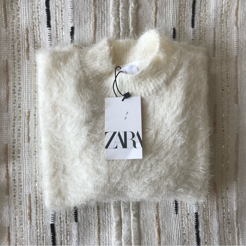 new, never used Zara sweatshirt for girls